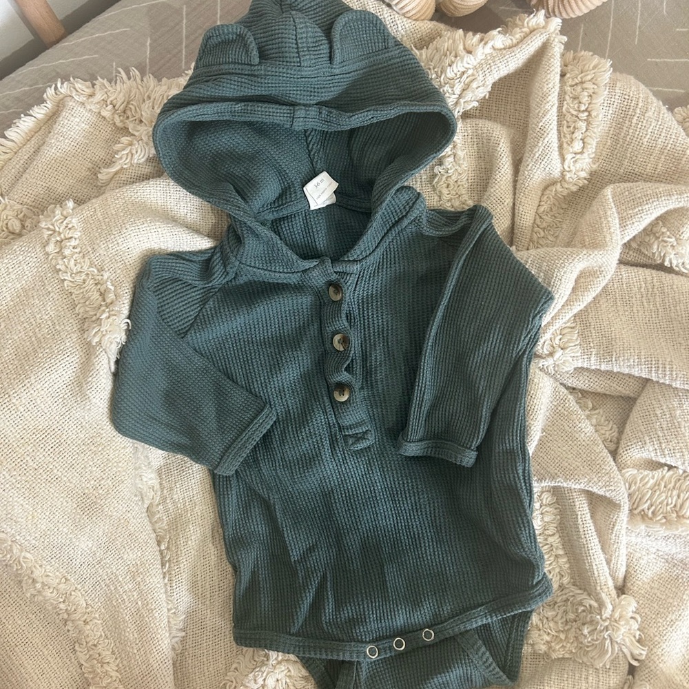 Kate Quinn waffle Baby Onesie 3-6 months